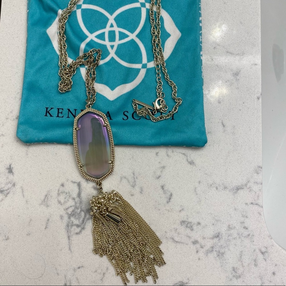 Kendra Scott necklace